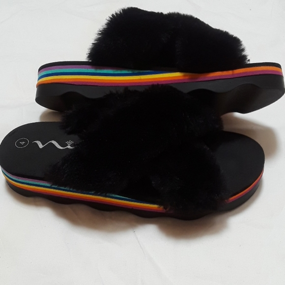 Black faux fur criss cross sandals - Picture 1 of 6